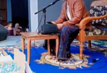 Ridwan Ch. Madris(Sastrawan, & Aktivis Nahdlatul Ulama) Sedang Tausiah Puisi